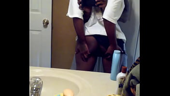pinky twerking naked