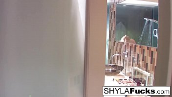 round_the_pound_shyla_stylez