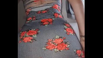 Dale rápido vecino mi marido casi llega del trabajo y nos pilla