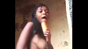 Jocilena squirting using carrots Jocilena squirting using carrots