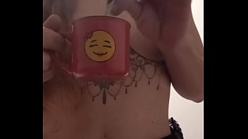 Bonjour mes coquins je vous offre le café Bonjour mes coquins je vous offre le café