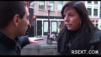 Man gets his weenie sucked