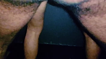 Pauzudos me leitando nas cabines do cinema pornô