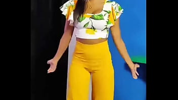 Q lindo culito amarillo Q lindo culito amarillo