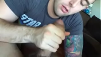 Gets my boyfriend to suck his cock and eat all his sum