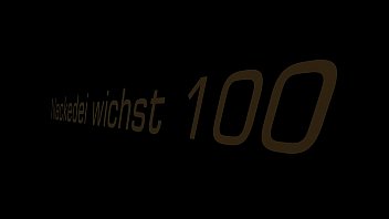 Nudeboy is wanking 100