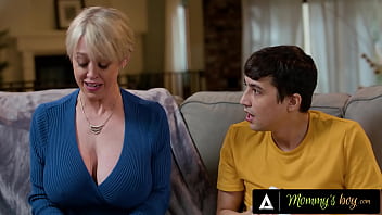 Curvy milf offers herself to horny teen