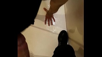 Pissing Pissing