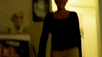 Does anyone know her name Does anyone know her name