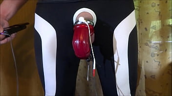 E stim abspritzen mit penishülle E stim abspritzen mit penishülle