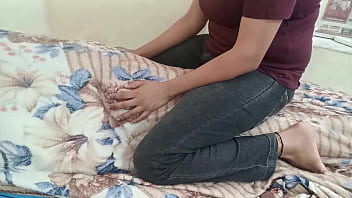 सौतेली बहन भाई को मॉर्निंग में लण्ड चूसकर उठाकर चुदाई करवाती है