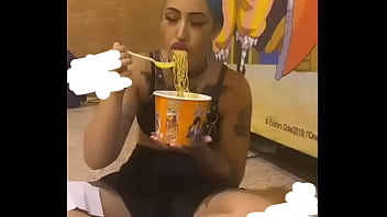 Caliente perra te pondra la verga dura Caliente perra te pondra la verga dura