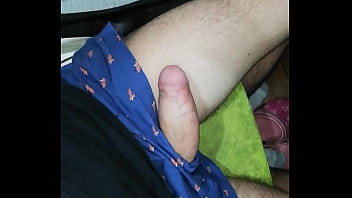Joven universitario se graba mientras se pajea y ver pono ricos 18 centímetros Joven universitario se graba mientras se pajea y ver pono ricos 18 centímetros