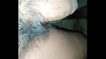 Baila y se la jala en su cuarto Baila y se la jala en su cuarto