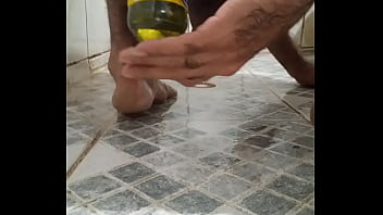 Cu engolindo detergente Cu engolindo detergente