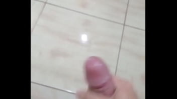 Batendo uma no banhero