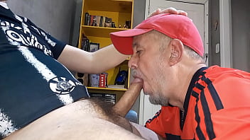 Coroa faminta por pica mamou ate engasgar Coroa faminta por pica mamou ate engasgar