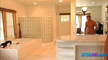 Stud fucks babe 0517