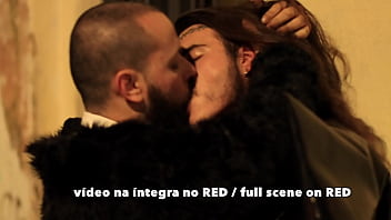 Sexo grupal dog play e oral gay