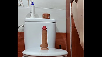 Me lo meto entero por el culo mi dildo Me lo meto entero por el culo mi dildo
