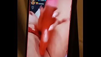 Colombiana le gusta que le vean como se masturba Colombiana le gusta que le vean como se masturba