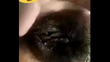 Jugando con panochita se masturbar para su bato