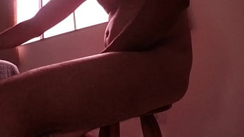 Lasciando o cuzinho com consolo gigante