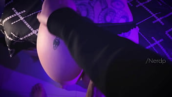 Minha amiga me viu jogando e tentou me distrair pedindo pra eu comer ela e gozar no rostinho dela