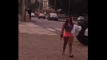 Morena gostosa de short socado Morena gostosa de short socado