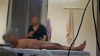 Thai girl handjob in spa Thai girl handjob in spa