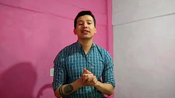 Barbero se come la verga dotada del jovencito que va por un corte de cabello Barbero se come la verga dotada del jovencito que va por un corte de cabello