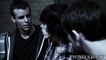 Pale twink analhammered in threesome Pale twink analhammered in threesome