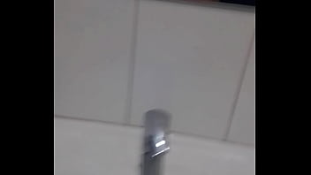 Pissing all over the pub broken urinal Pissing all over the pub broken urinal