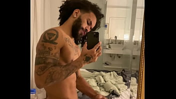 Tesão matinal punheta e muita porra Tesão matinal punheta e muita porra