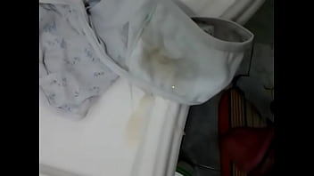 Gozando na calcinha da sogra Gozando na calcinha da sogra