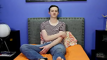 Handsome lad shoots messy cumshot