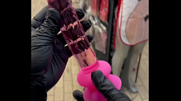 Te enseño los juguetes de cristal para que los uses con tu pareja