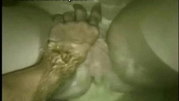 Amateur girl fingering herself in a bathtube Amateur girl fingering herself in a bathtube