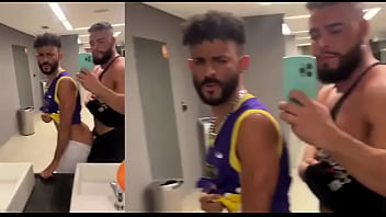 O professor da academia me fudeu depois do treino O professor da academia me fudeu depois do treino