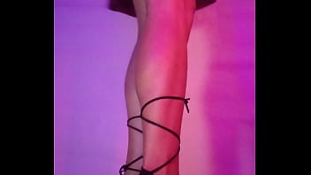 Modelando mis piernas y zapatillas