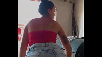 Fernanda rebolando bem gostoso uma delicia de morena de umuarama parana Fernanda rebolando bem gostoso uma delicia de morena de umuarama parana
