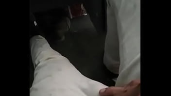 Maduro mostrando su verga muestras regresa a casa en el transporte publico Maduro mostrando su verga muestras regresa a casa en el transporte publico