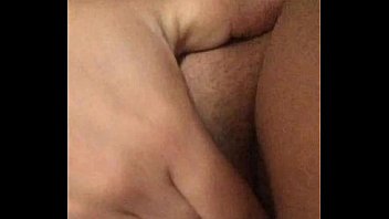Mi cunada jugando con su cosita Mi cunada jugando con su cosita