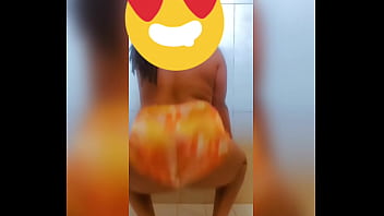 Shaking it for all the horny gentlemen out there Shaking it for all the horny gentlemen out there