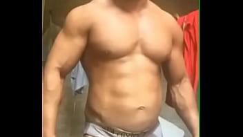 Homem sarado se exibindo na cam Homem sarado se exibindo na cam