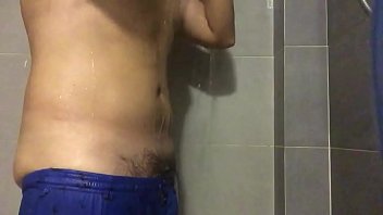 Tắm và sướng với cần tăng dân số