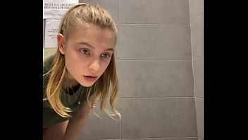 Hardcore fucking with huge dildo and squirt Hardcore fucking with huge dildo and squirt
