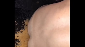 Nas cabines do cinema a pirocada torou no cu do putinho