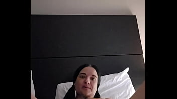 Emy angel et sa belle petite chatte