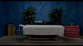 Masseuse enjoys rod insertion